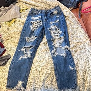 American Eagle Outfitters Destroyed Mom Jeans